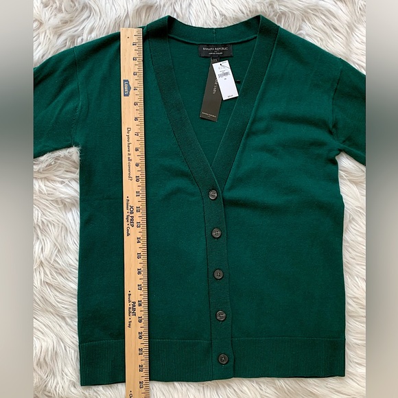 BR “Forever Sweater” V-Neck Cardigan - Picture 14 of 16